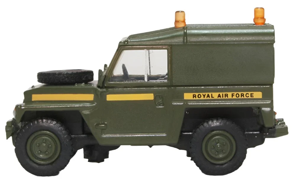 76LRL005 Land Rover Lightweight RAF - Image 3