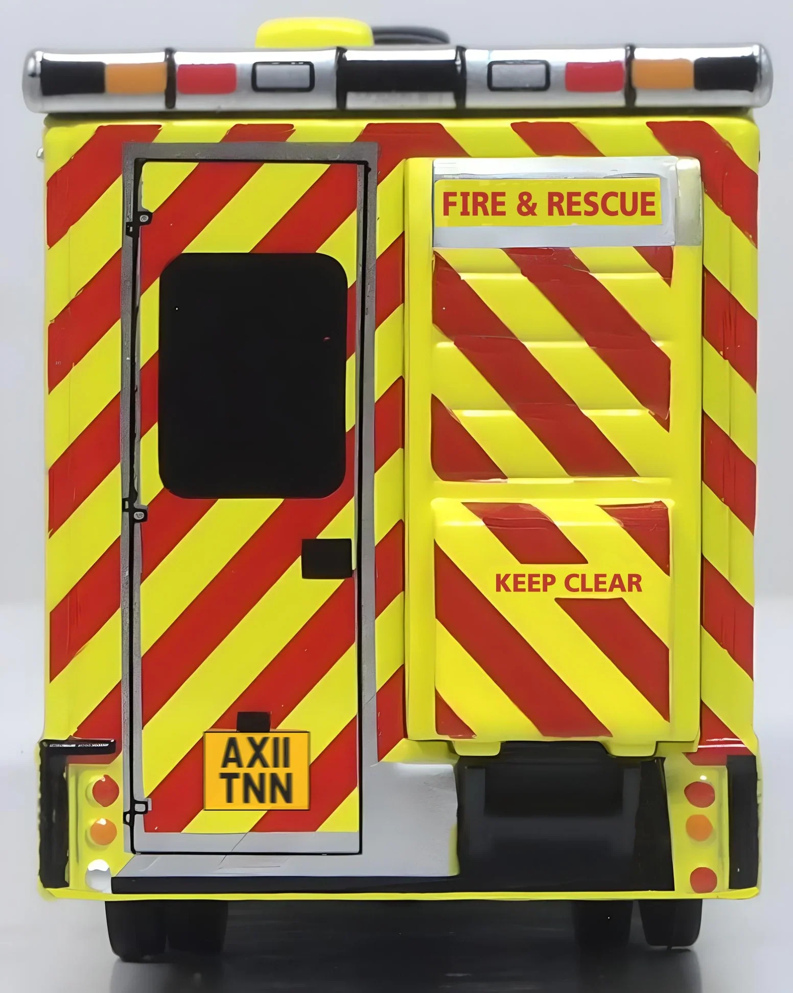 76MA008 Mercedes Ambulance Bedfordshire Fire & Rescue Support Unit - Image 5