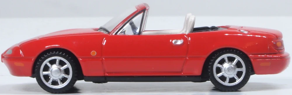 76MAZ001 Mazda MX5 Mk1 (Open) Classic Red - Image 3
