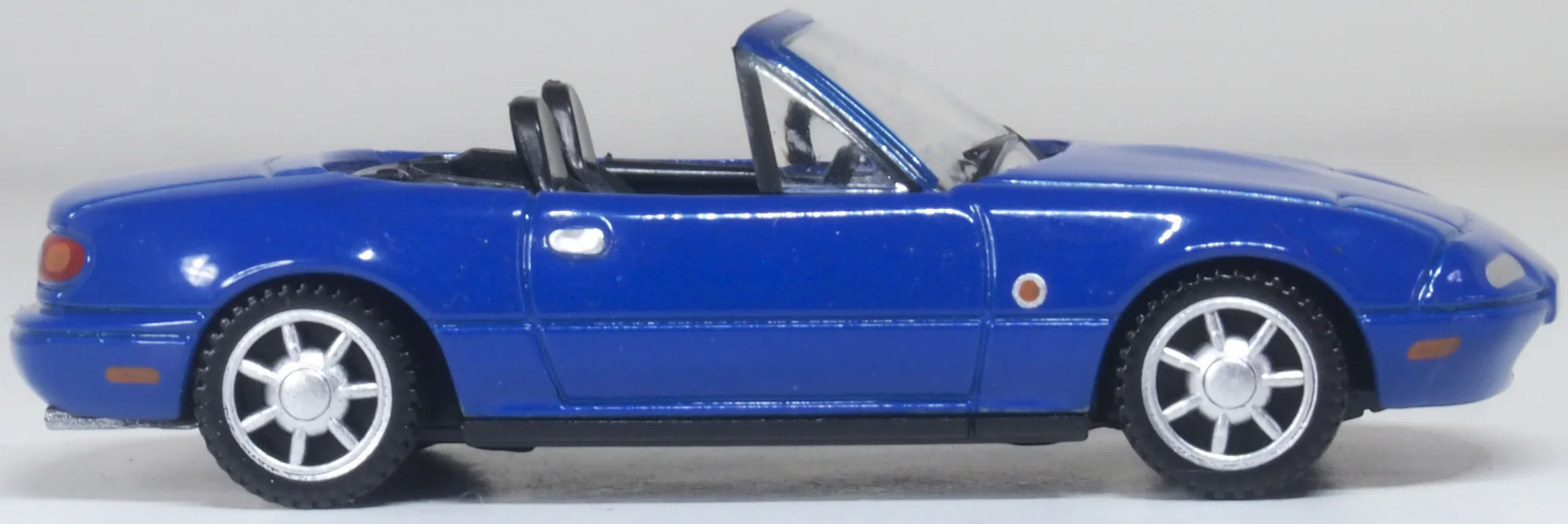 76MAZ003 Mazda MX5 (Open) Mariner Blue - Image 4
