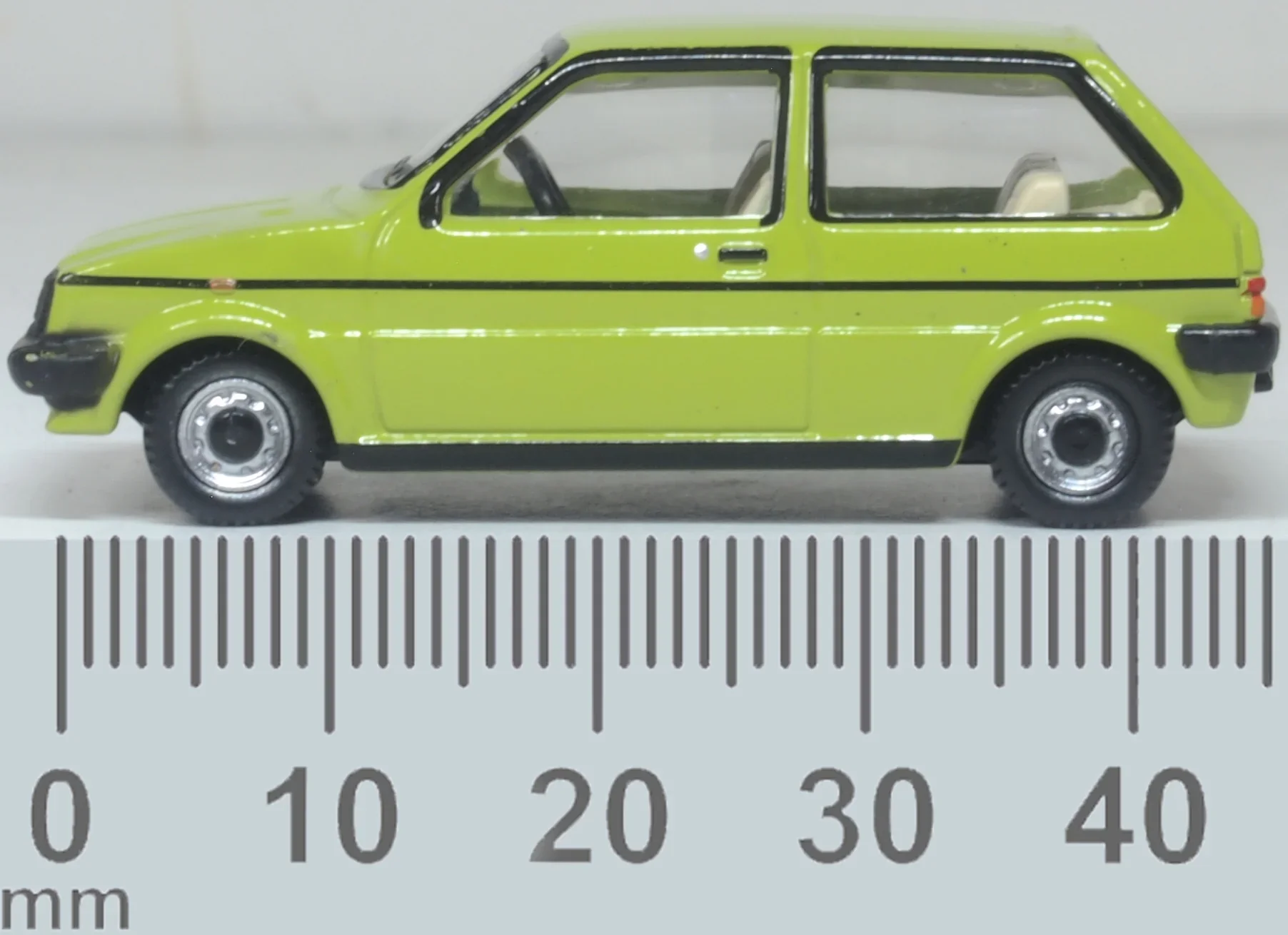 76MET004 Austin Mini Metro Appplejack - Image 6