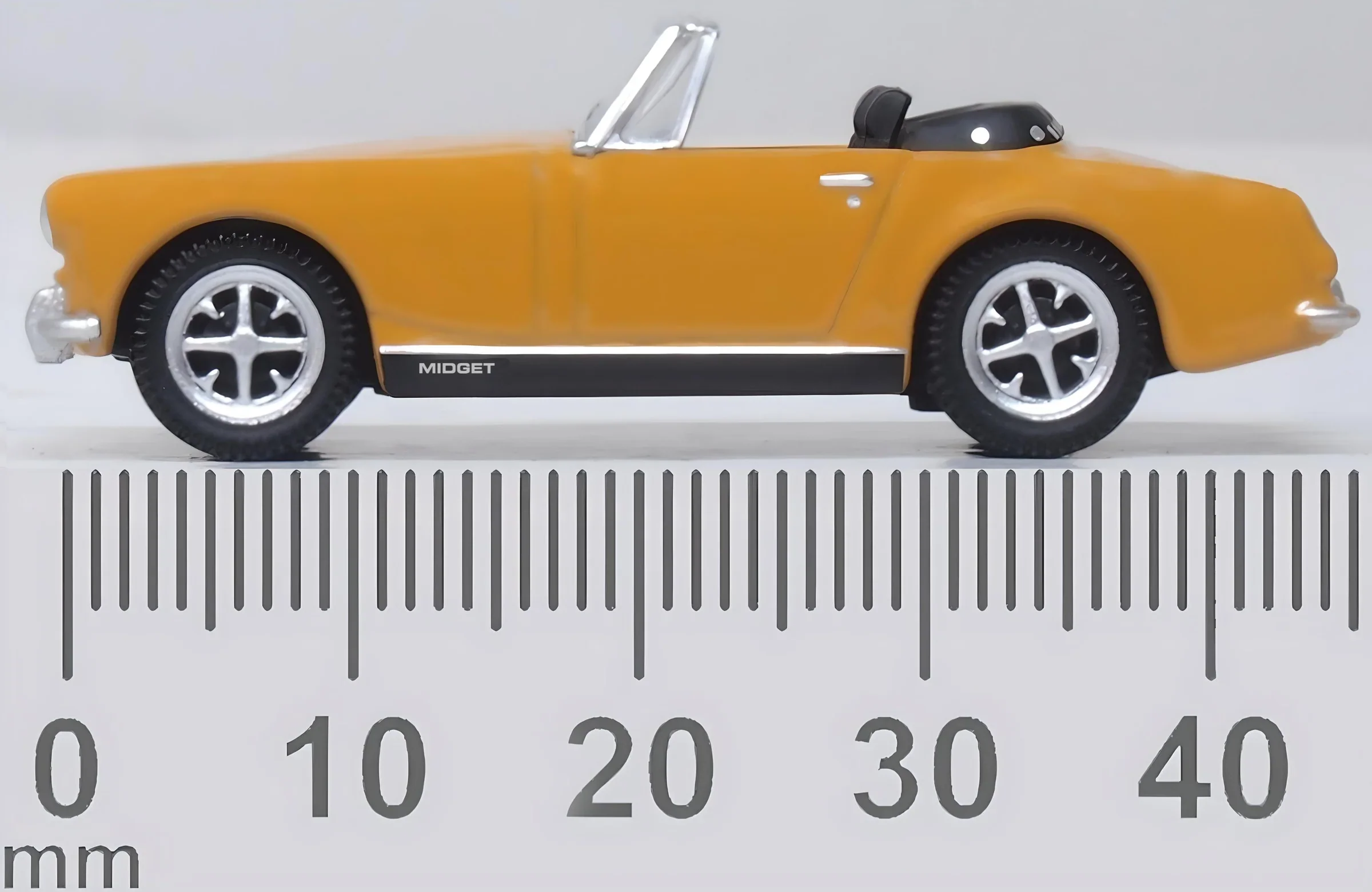 76MGM002 MG Midget MkIII Bronze Yellow - Image 2