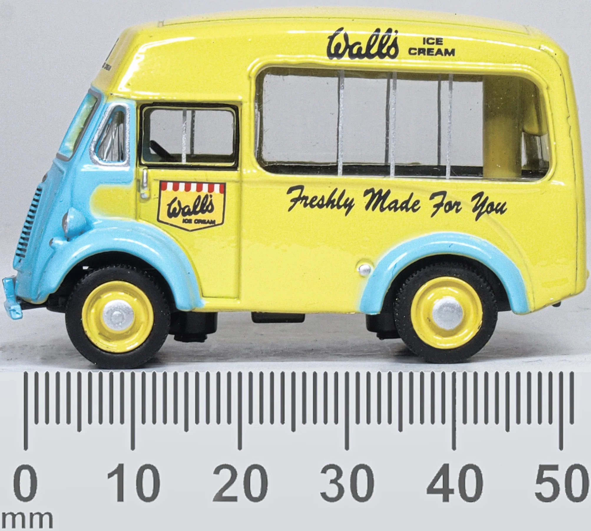 76MJ012 Morris J Type Ice Cream Van Walls - Image 5