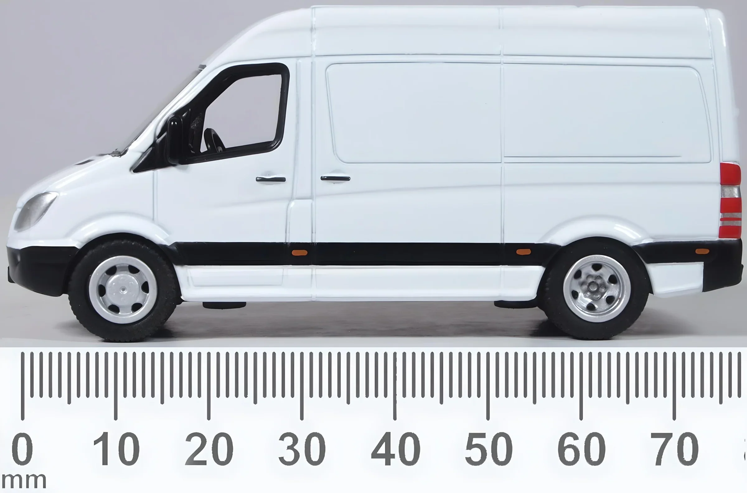 76MSV004 Mercedes Sprinter Van White - Image 6