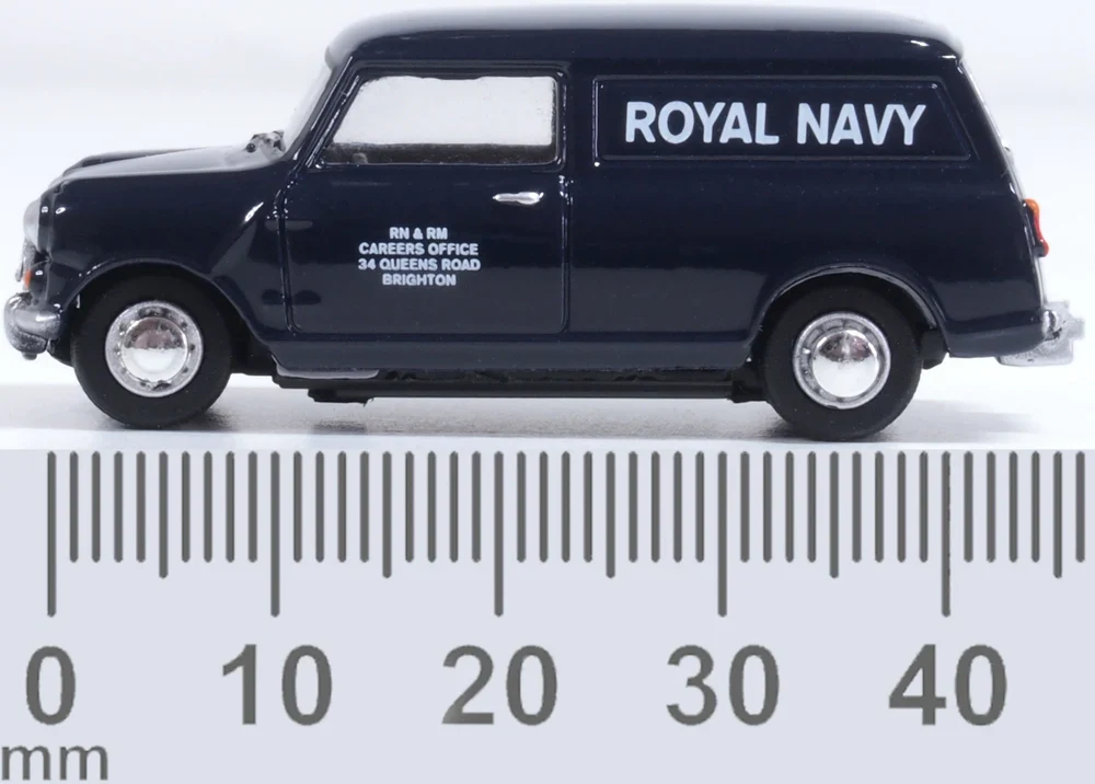 76MV032 Mini Van Royal Navy - Image 5