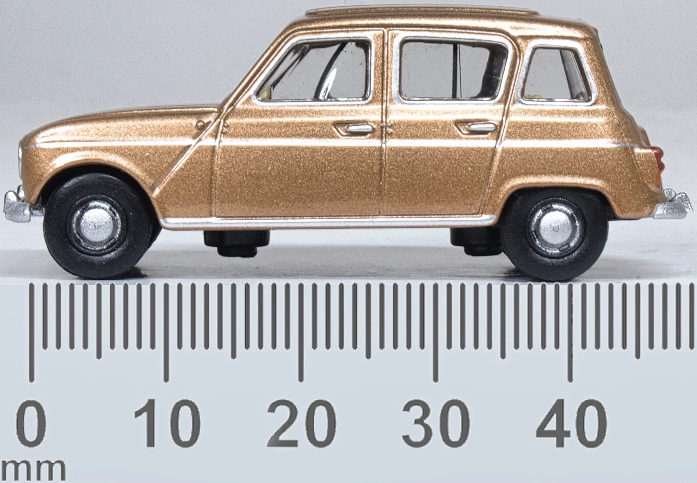 76RN004 Renault 4 Marron Glace - Image 6