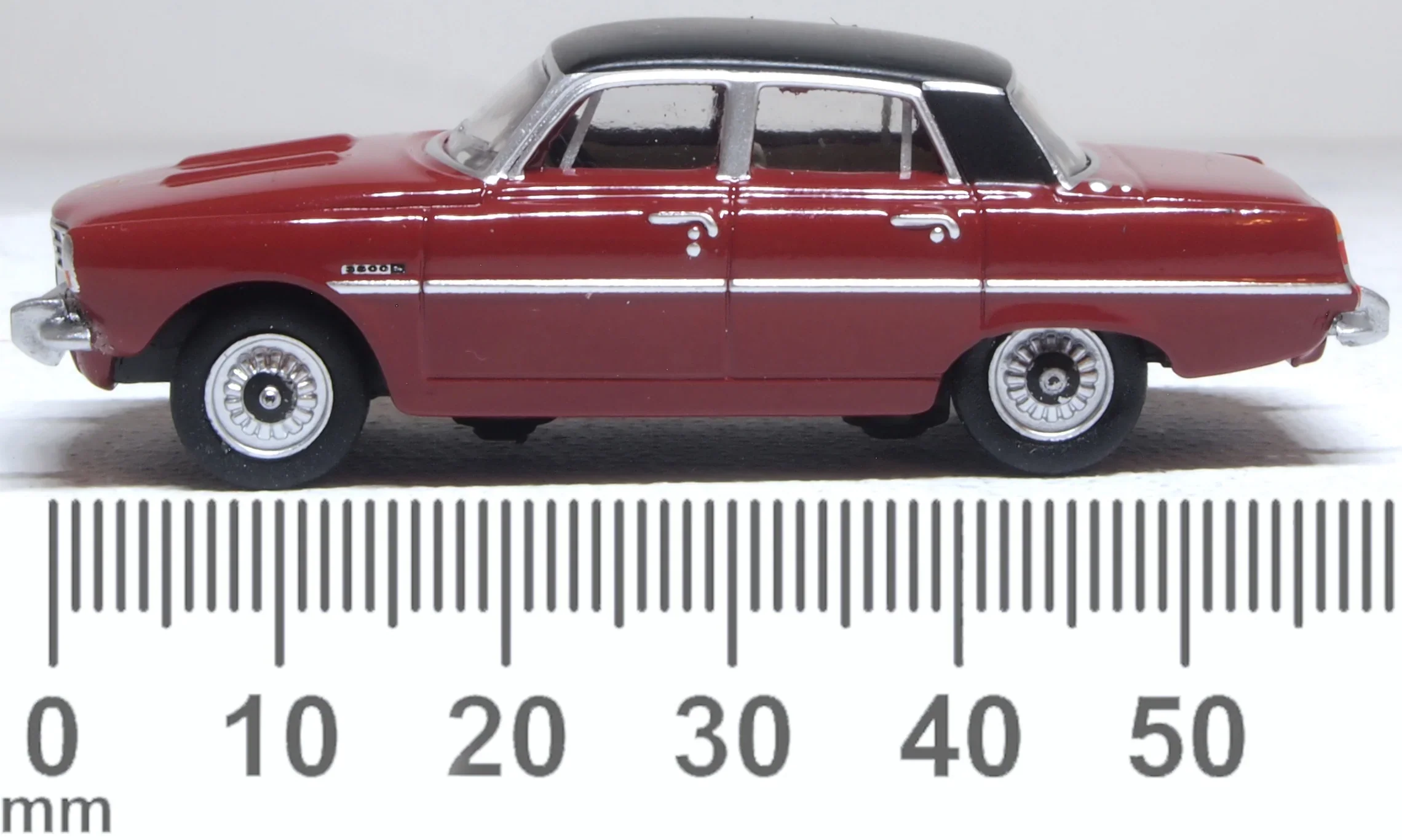 76RP007 Rover P6 Brigade Red - Image 2