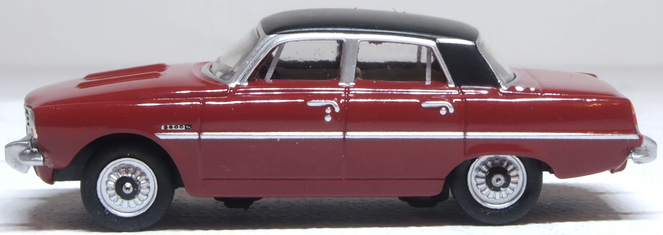 76RP007 Rover P6 Brigade Red - Image 4
