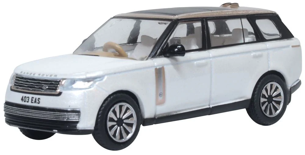76RR5L002 Range Rover L460 LWB SV Ice White/Corinthian Bronze