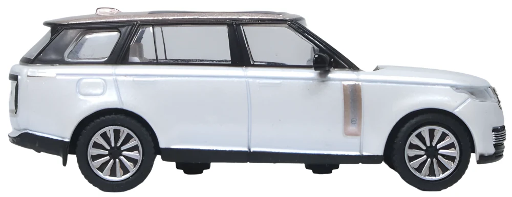 76RR5L002 Range Rover L460 LWB SV Ice White/Corinthian Bronze - Image 4