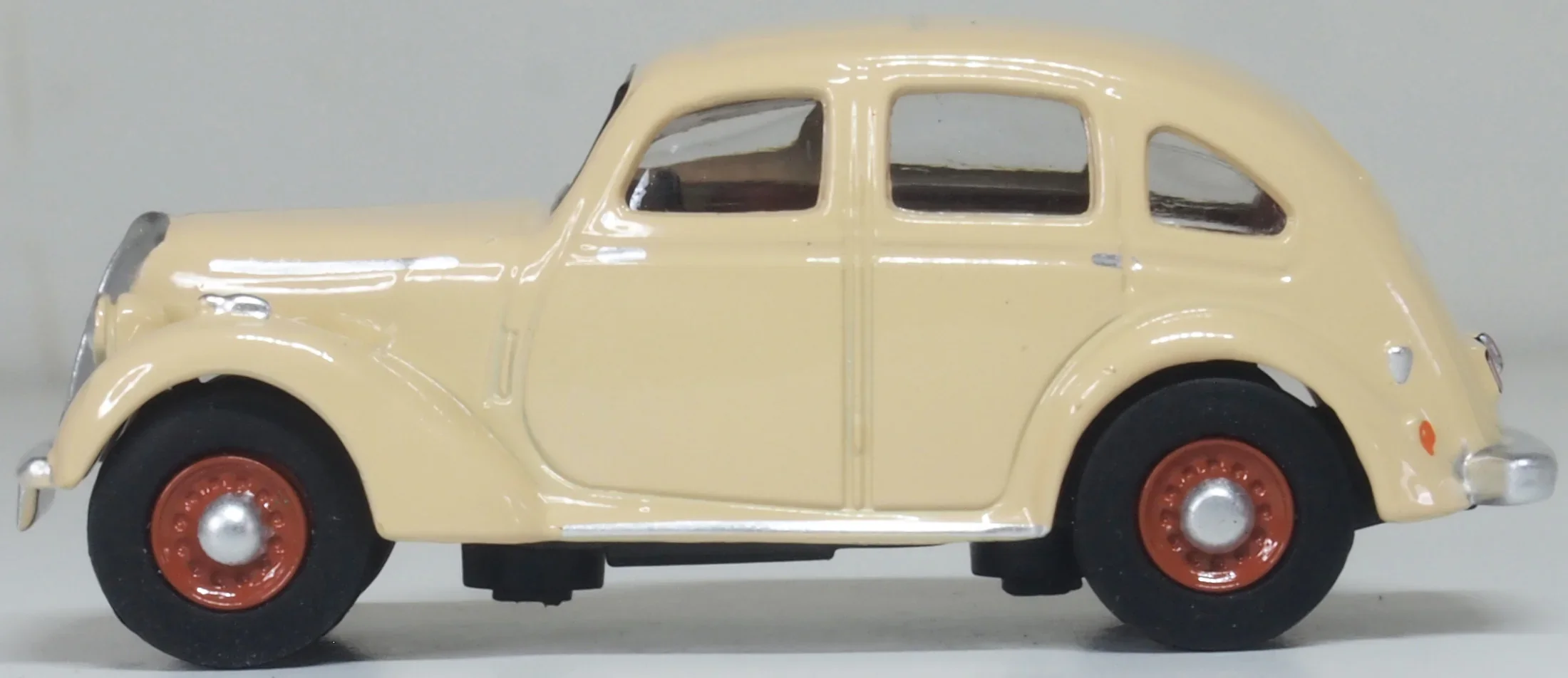 76SFT006 Standard Flying Twelve Fawn - Image 2