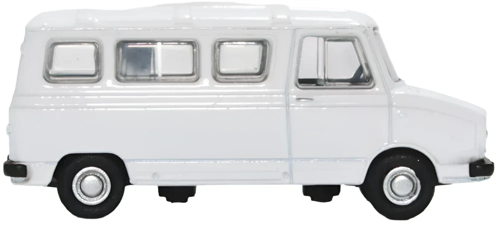 76SHP010 Sherpa Minibus White - Image 4