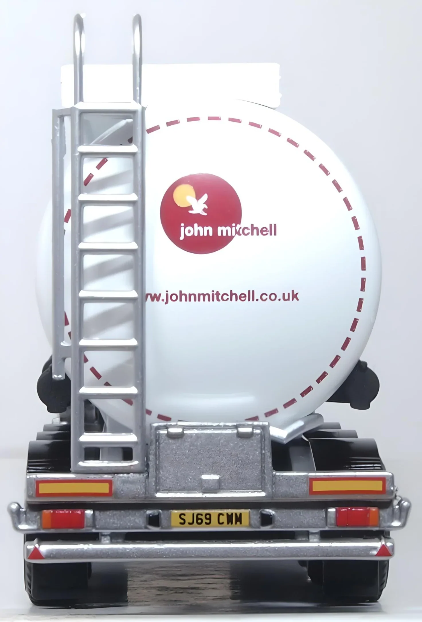 76VOL4012 Volvo FH 2013 FH4 Cylindrical Tanker John Mitchell - Image 5