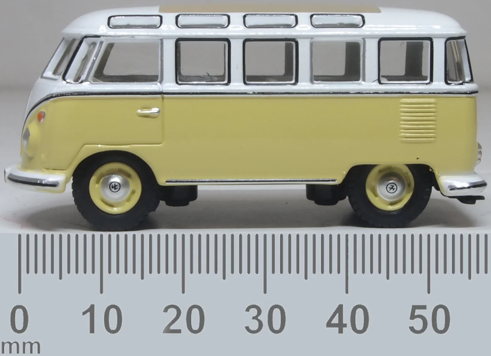 76VWS014 VW T1 Samba Bus Yellow/White - Image 6