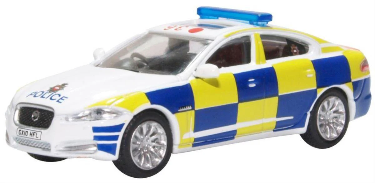 76XF008 Jaguar XF Surrey Police