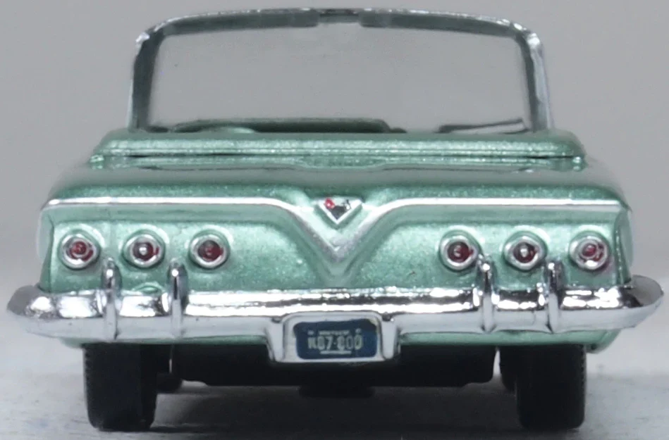 87CI61007 1961 Chevrolet Impala Convertible Arbor Green - Image 3