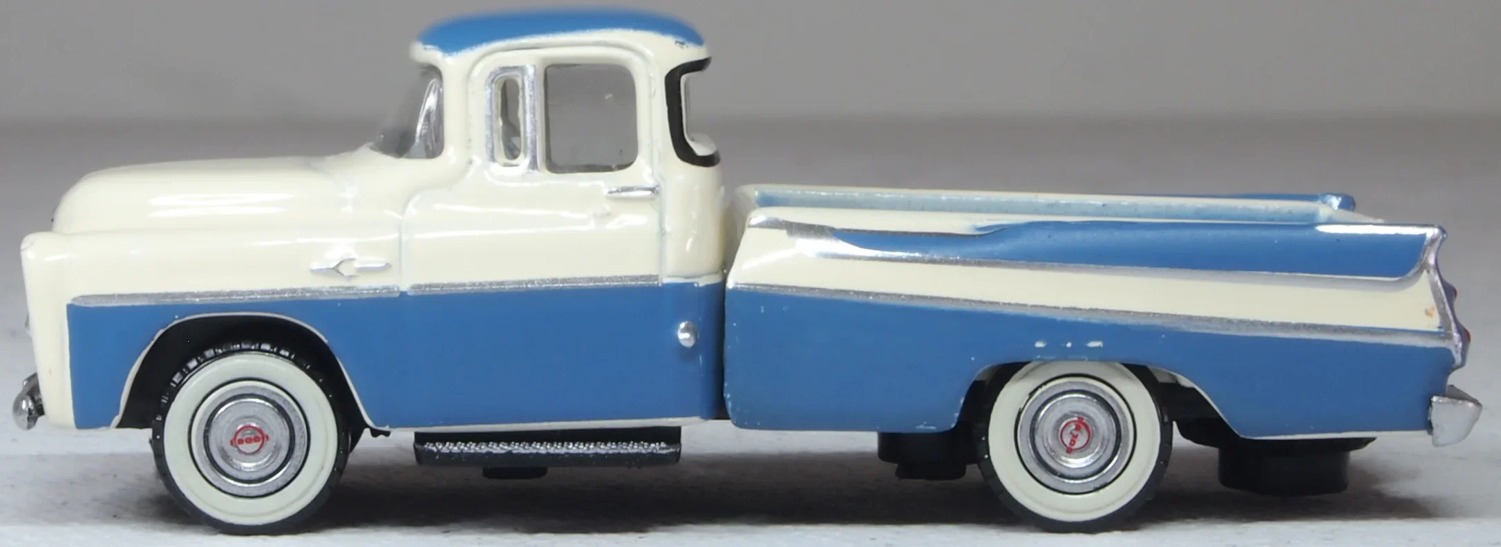 87DP57005 1957 Dodge D100 Sweptside Pickup Ice Blue/Glacier White - Image 2