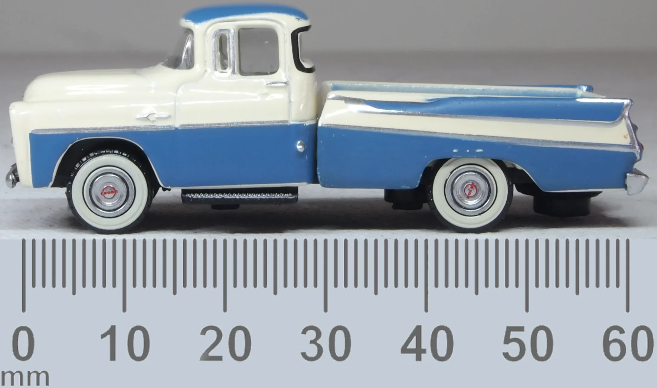 87DP57005 1957 Dodge D100 Sweptside Pickup Ice Blue/Glacier White - Image 6
