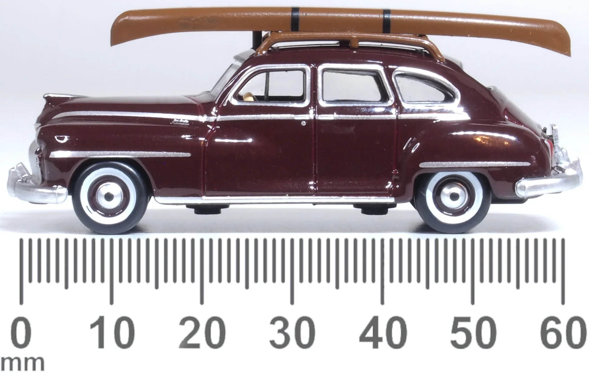 87DS46007 1946 Desoto Suburban (Canoe) Royal Maroon - Image 6