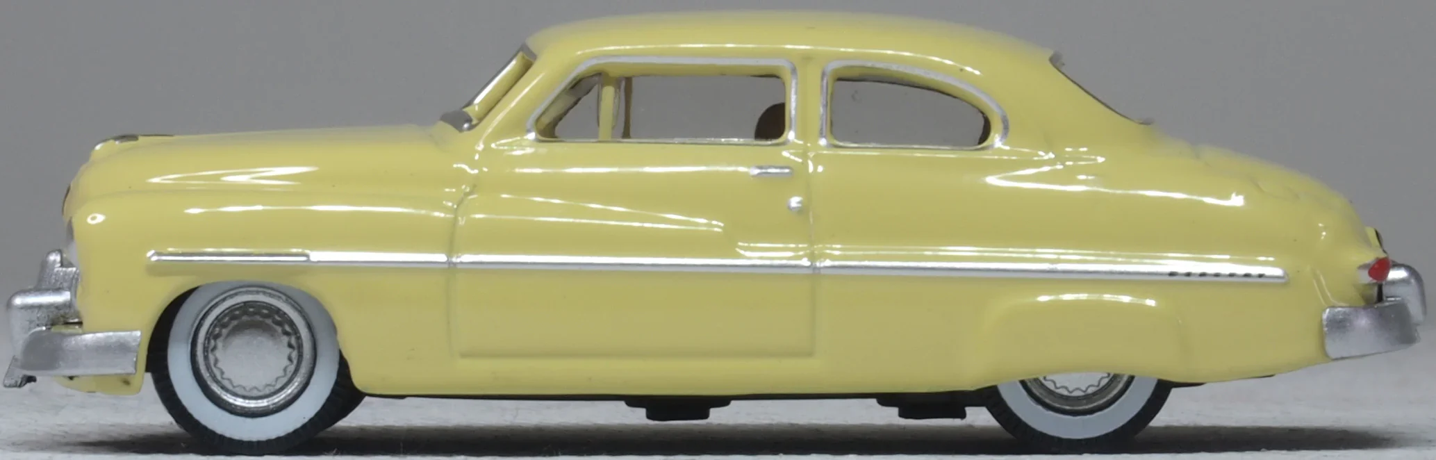 87ME49011 1949 Mercury 8 Coupe Calabash Yellow - Image 2