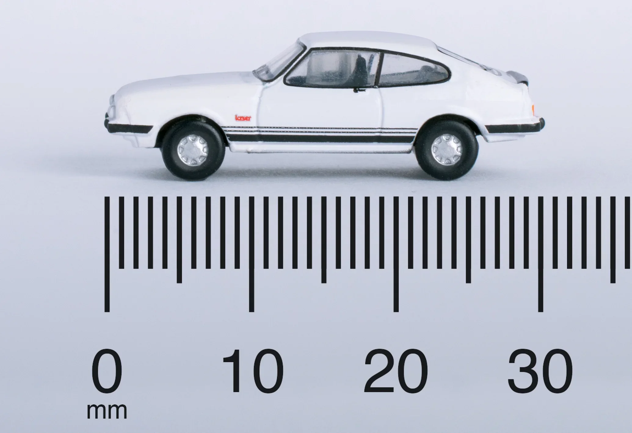 NCAP003 Ford Capri Mk3 Diamond White - Image 6