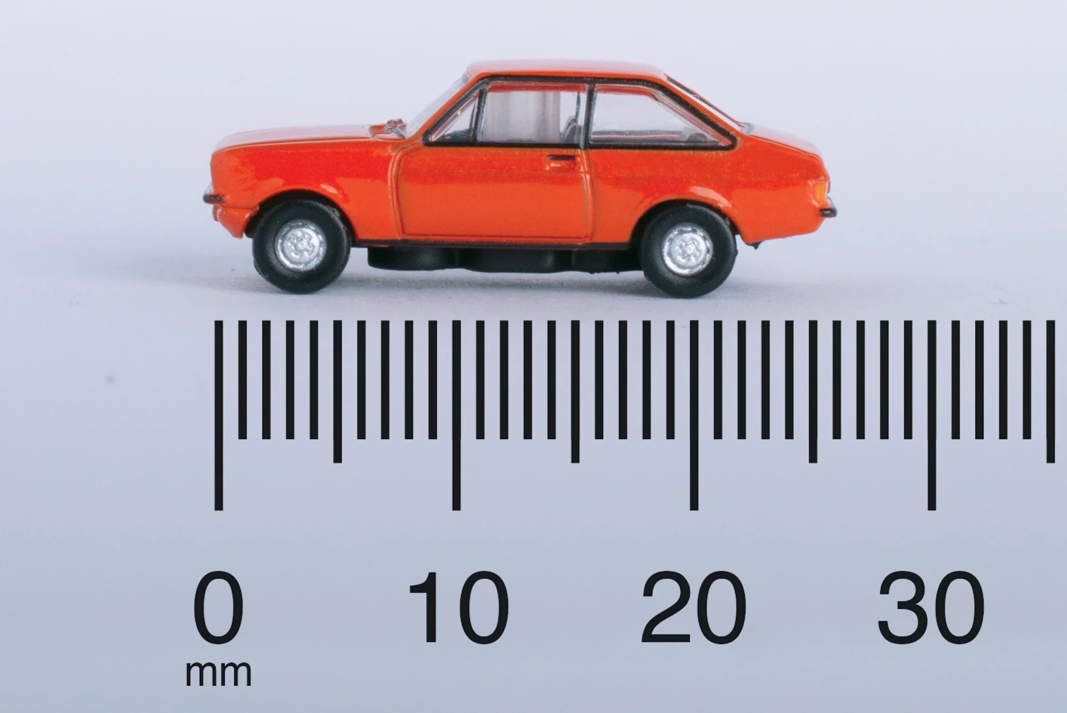 NESC001 Ford Escort Mk2 Carnival Red - Image 6
