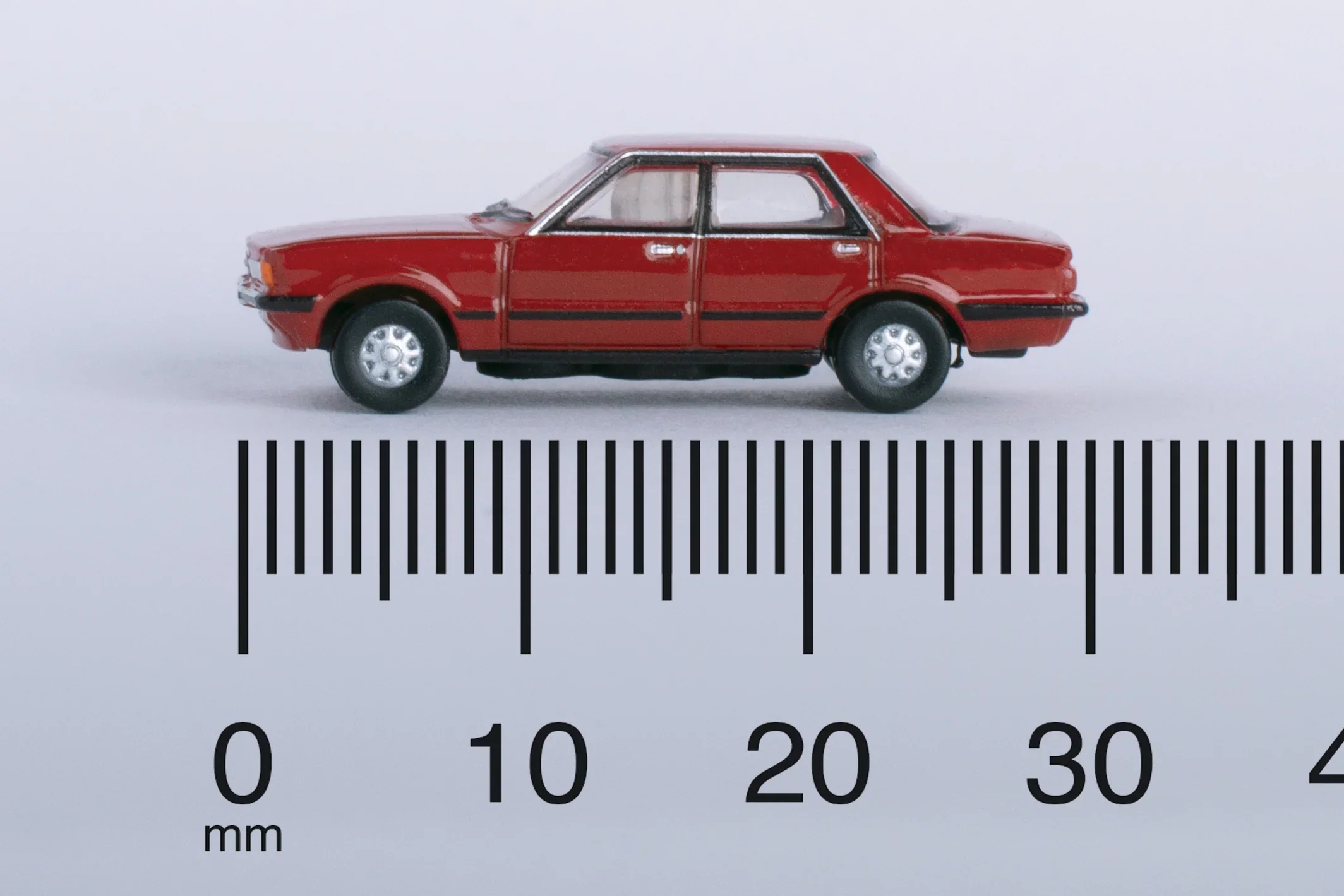 NFC5001 Ford Cortina Mk5 Cardinal Red - Image 6