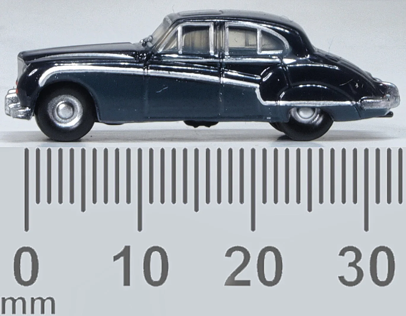 NJAG8003 Jaguar MkVIII Indigo Blue/Cotswold Blue - Image 6