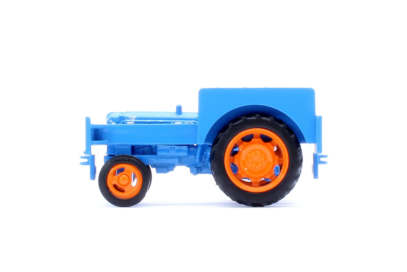 OR76FTRS001 Fordson Tractor Rail Shunter (Blue) - Image 3