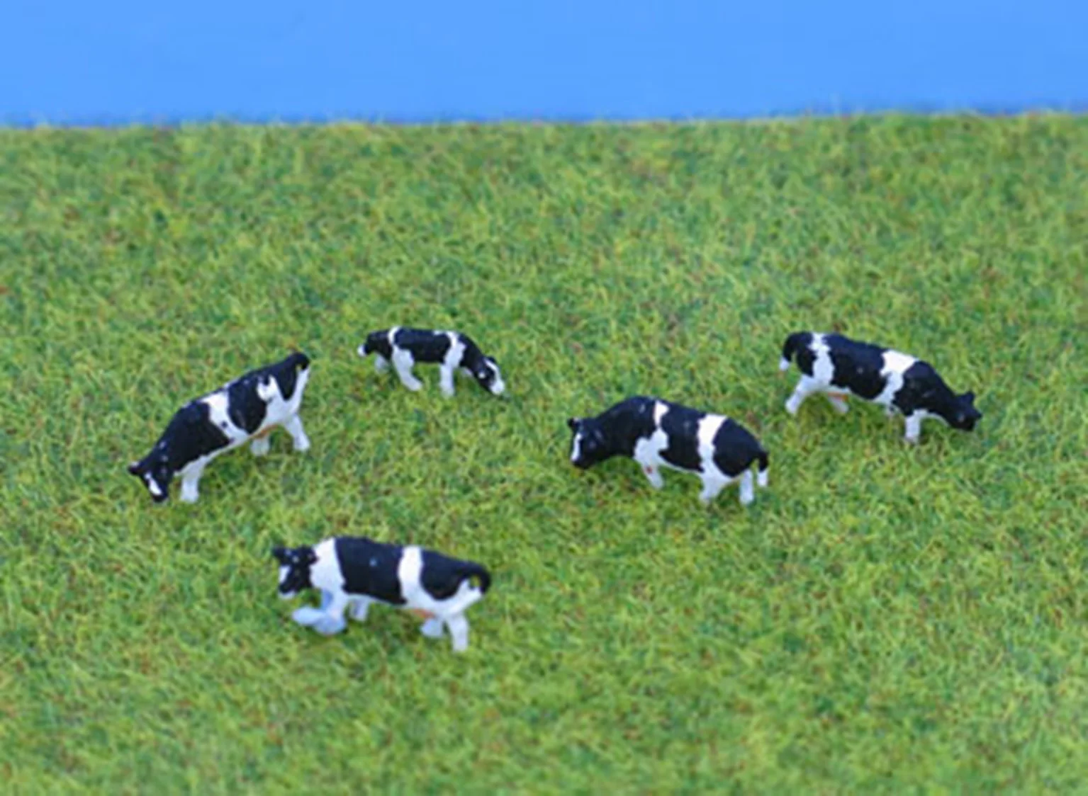 PDC53 N Gauge Cows & Calf - UNPAINTED