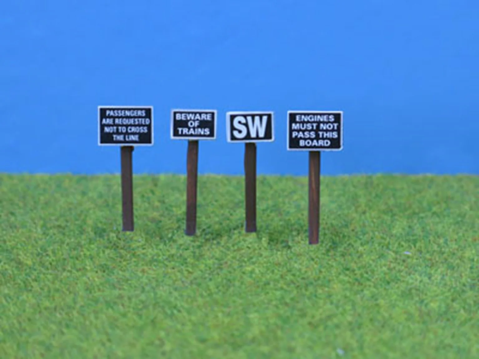 PDZ12 OO Gauge Painted Trackside Signs