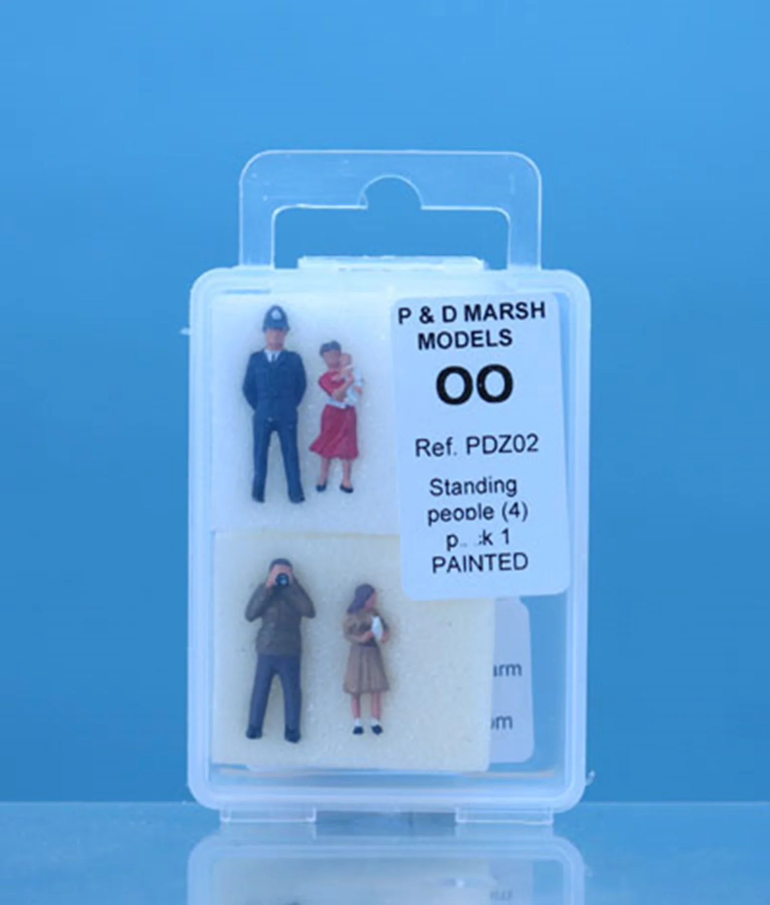 PDZ2 OO Gauge Painted Standing People - Image 2