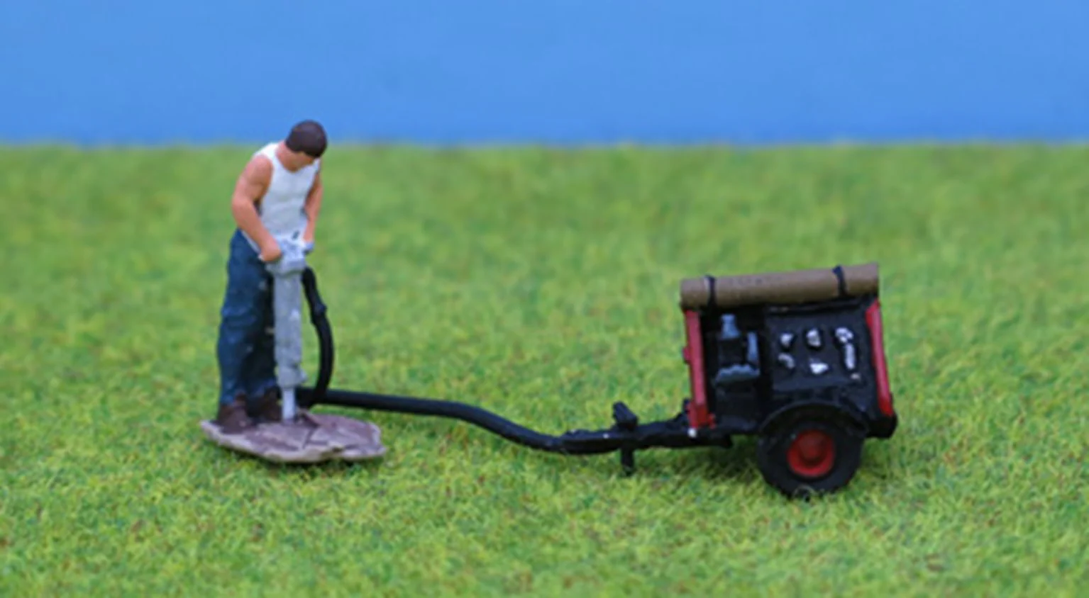 PDZ38 OO Gauge Man with Pneumatic Drill & Compressor
