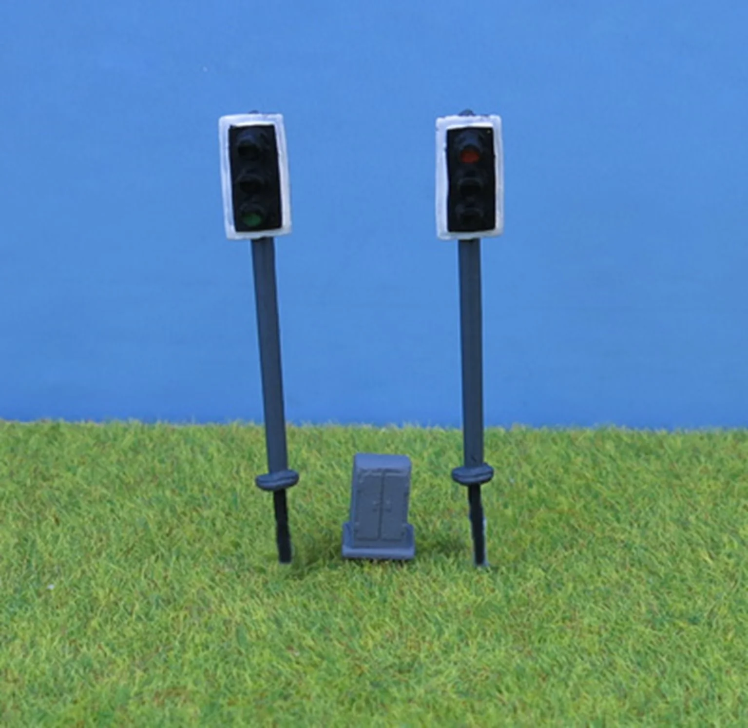 PDZ45 OO Gauge Modern Traffic Light - Single Head
