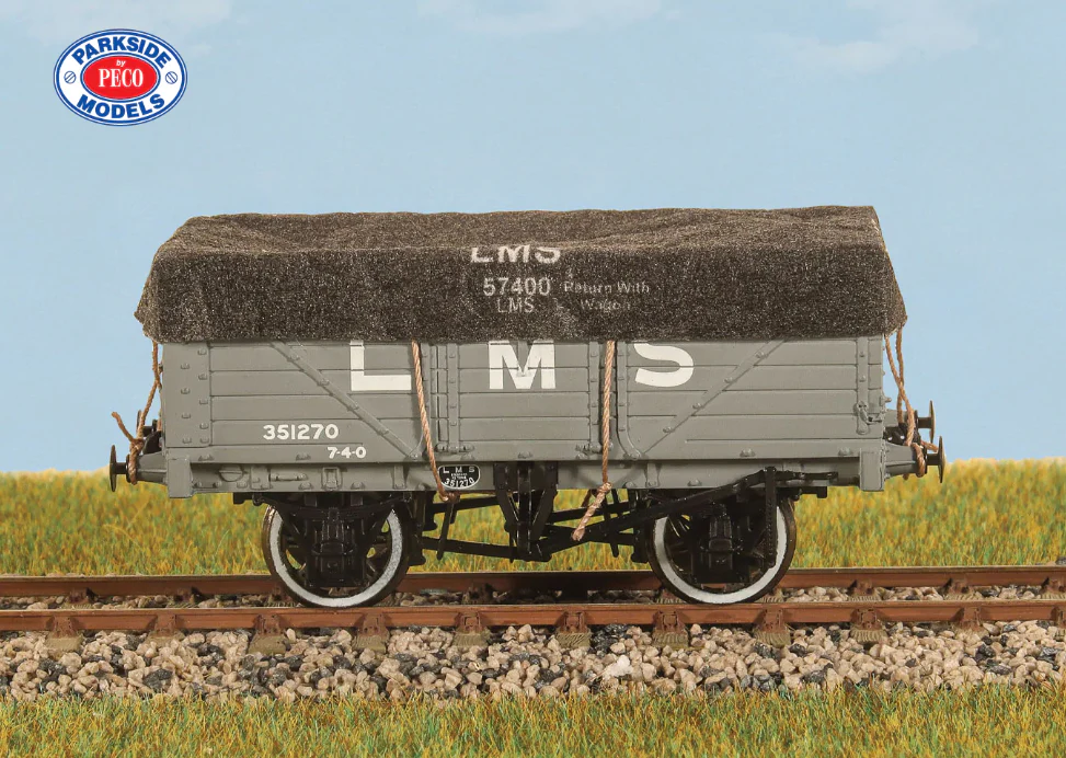 PA62 Parkside Dundas PA62 LMS 8 Wagons Tarps