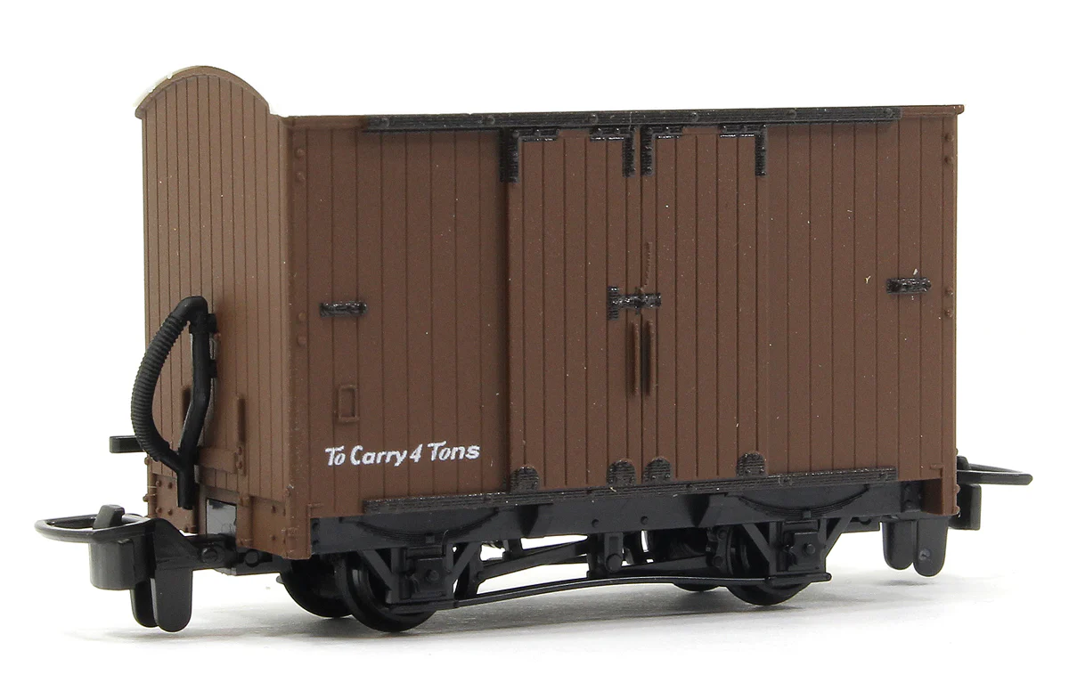 GR221U Box Van, Brown Unlettered
