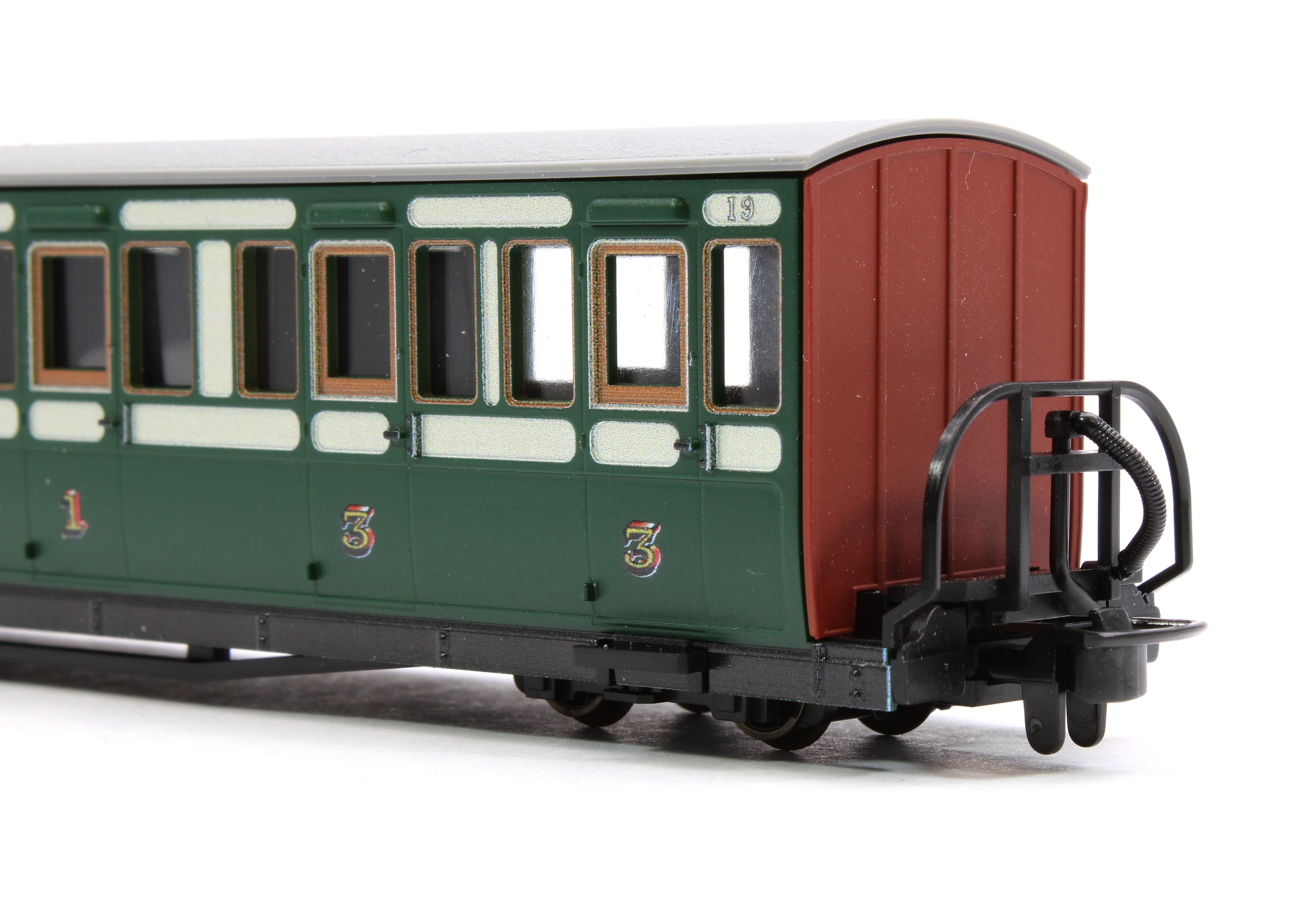 GR621A Ffestiniog Railway Long 'Bowsider' Bogie Coach, Early Preservation Green, No.19 - Image 5