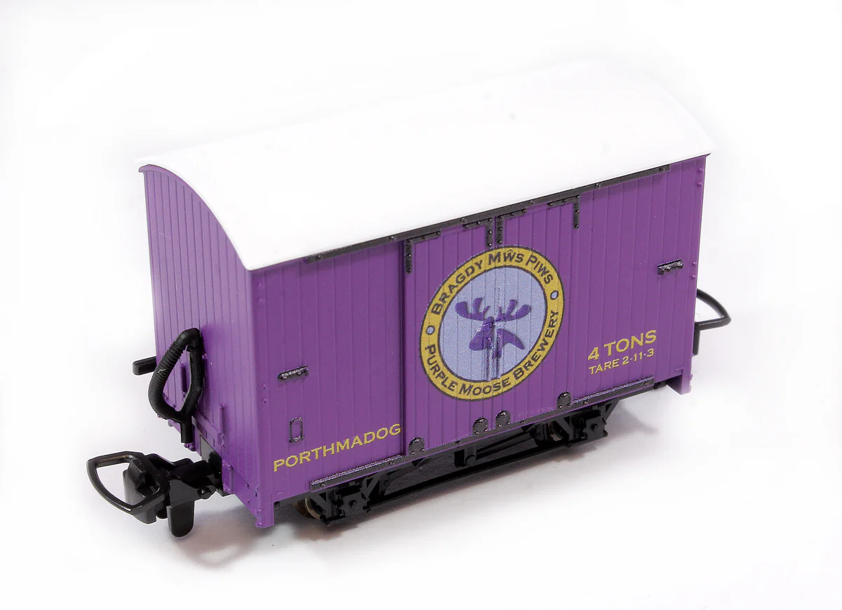 GR906 G.L.T. "Purple Moose Brewery" Lynton & Barnstaple Box Van - Image 5