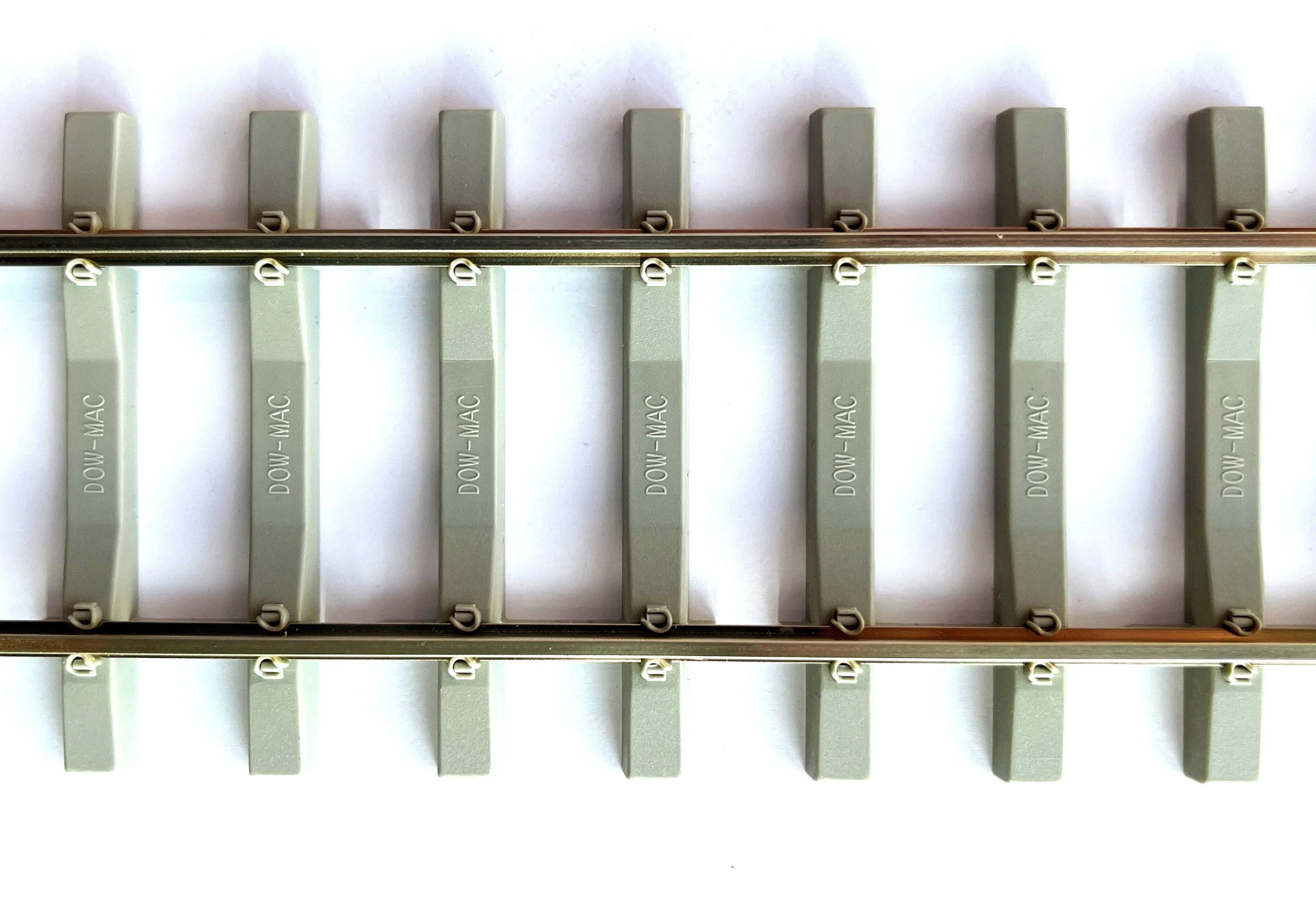 SL702FBSINGLE 1 Yard O Gauge Code 143 Flexi Track Concrete Sleeper (Ties) Flat Bottom - Single - Image 3