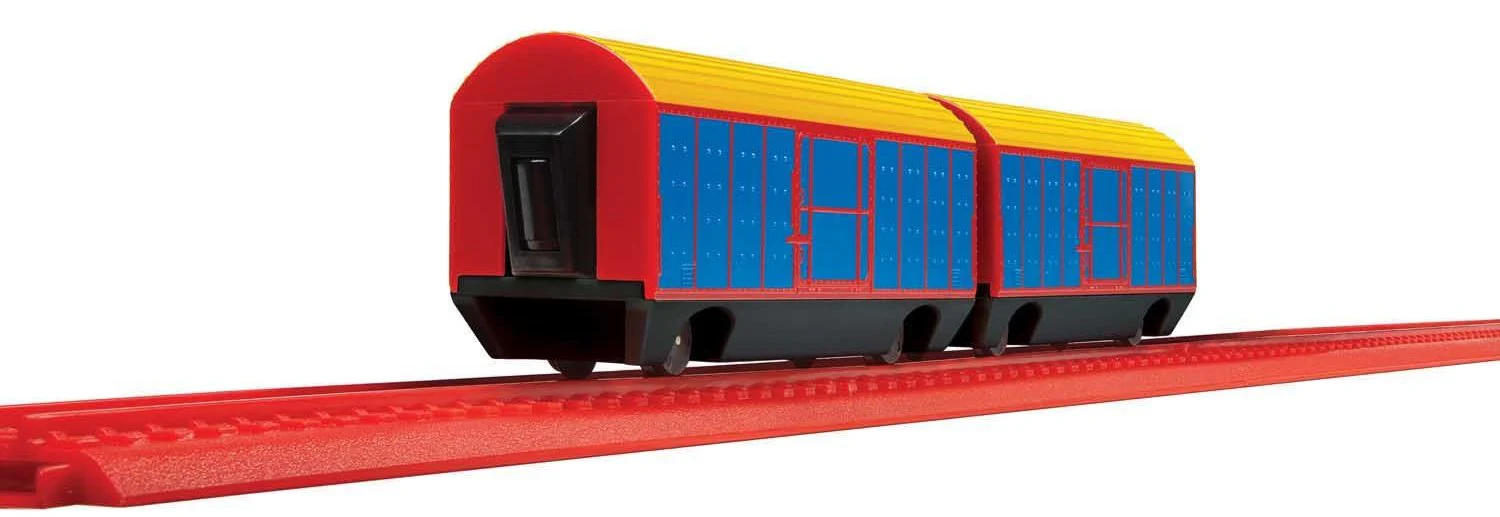 R9316 Playtrains - Express Goods 2 x Closed Wagon Pack - Image 2