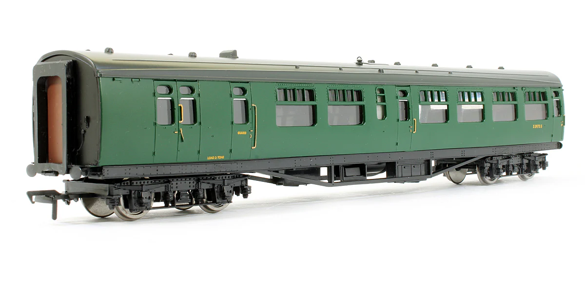34-504A Pre-Owned 63ft Bulleid Semi-Open Brake 2nd Coach BR (SR) Green S3975S - Image 2