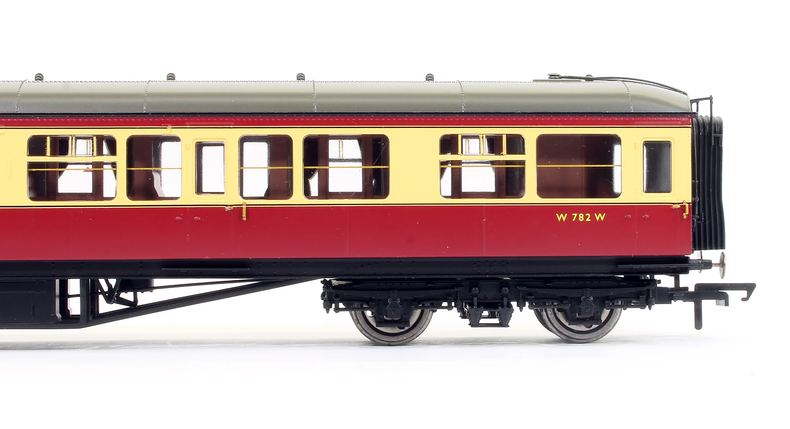 Pre-Owned R4405 BR Crimson & Cream Hawksworth 3rd Class Coach 'W782W' - Image 3