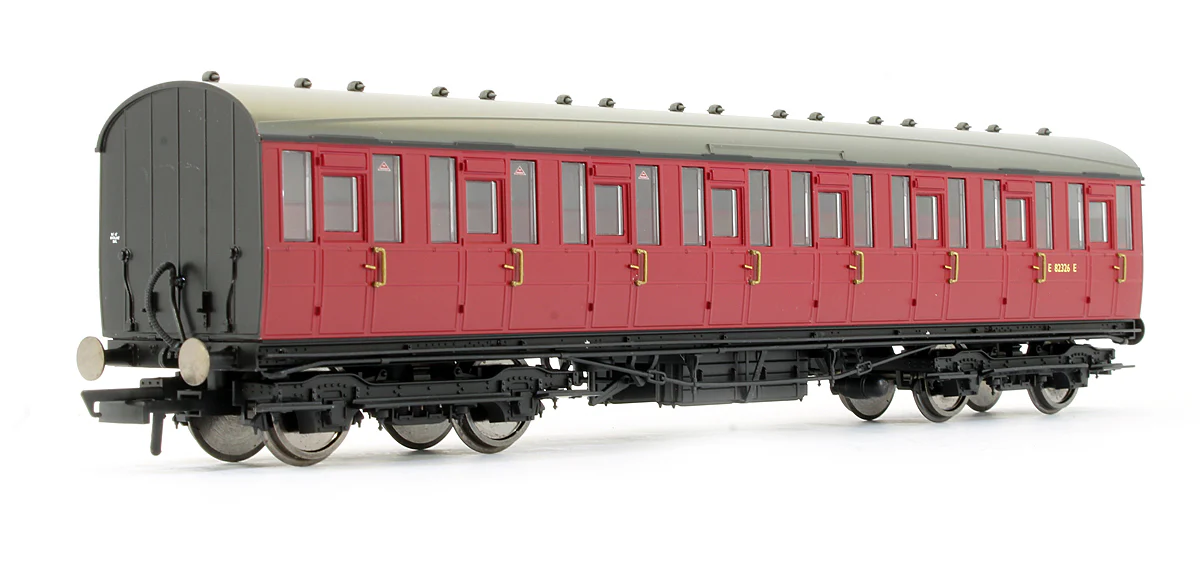 Pre-Owned R4520 BR Gresley Suburban 3rd Class Coach 'E82326E' - Image 2