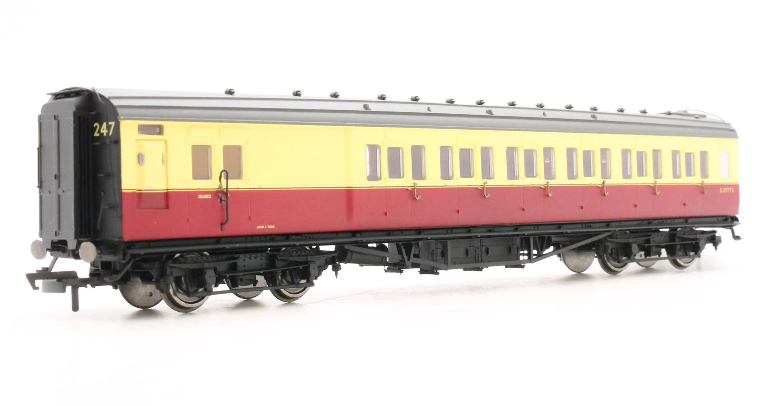 Pre-Owned BR Maunsell Brake Third Class 'S3777S', Crimson & Cream - Image 2