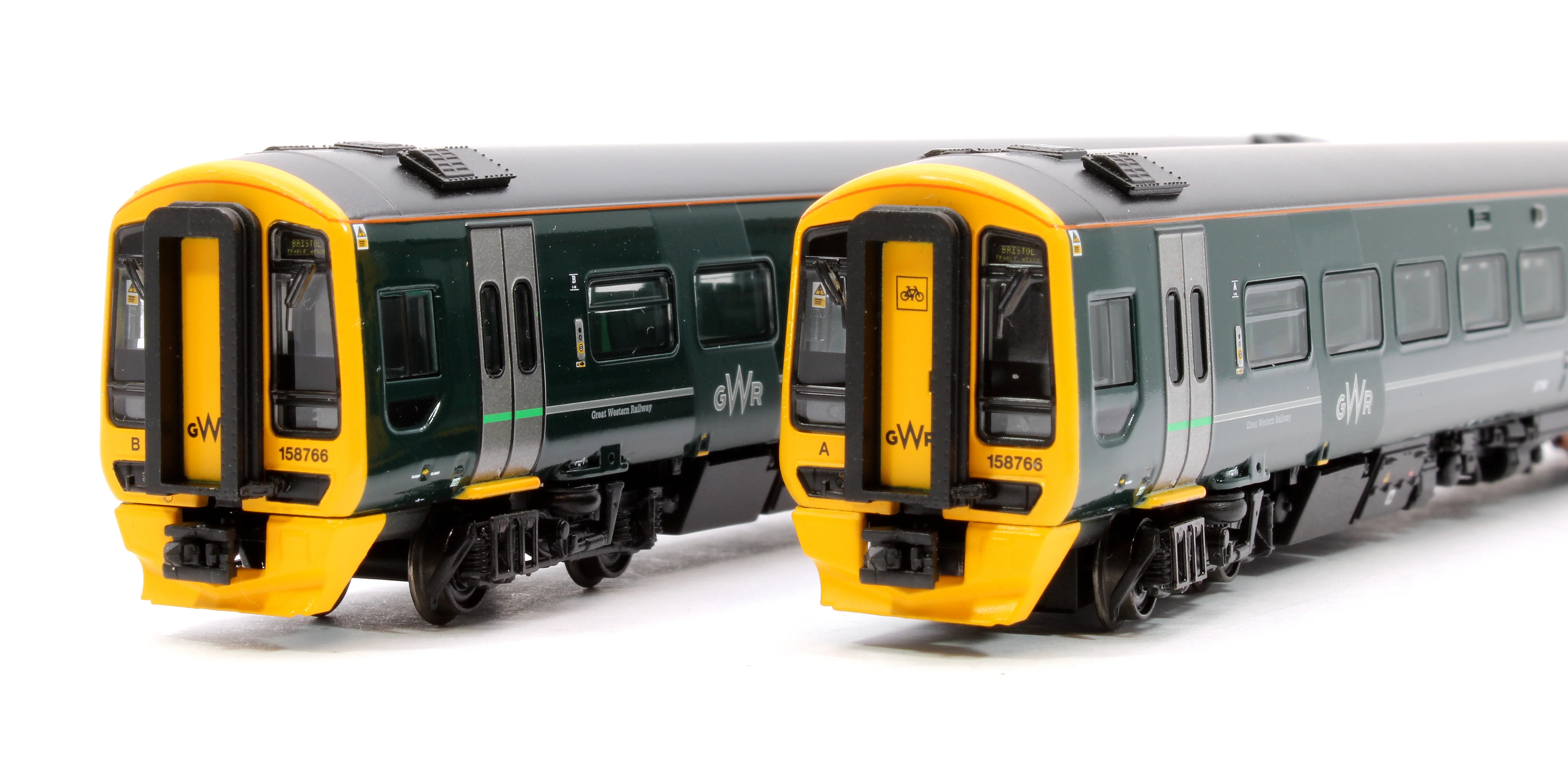Pre-Owned 371-857SF Class 158 2-Car DMU 158766 GWR Green (FirstGroup) - DCC Sound - Image 8
