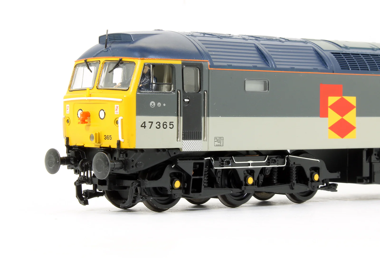 Pre-Owned 32-816 Class 47365 'Diamond Jubilee' Railfreight Distribution Diesel Locomotive - Image 3