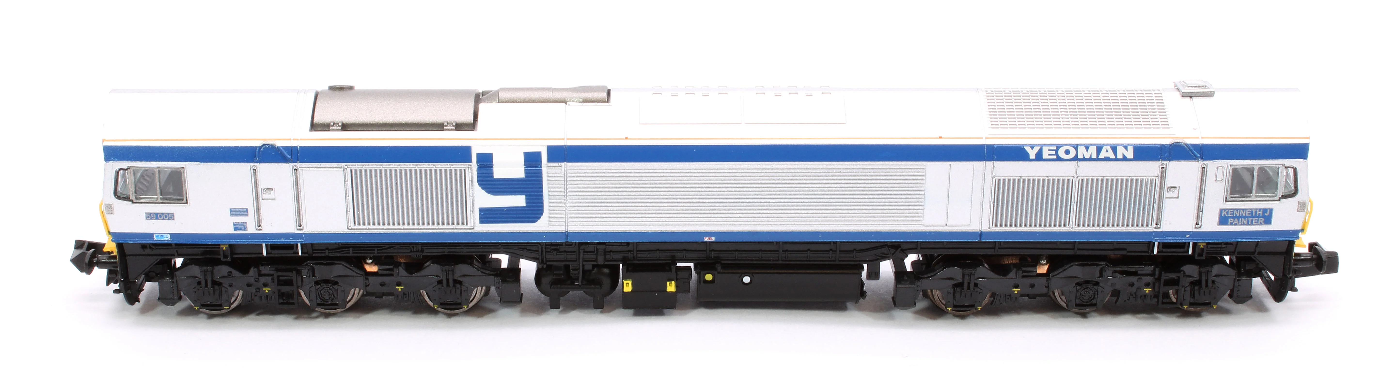 2D-005-000 Pre-Owned Class 59 #59005 "Kenneth J Painter" Foster Yeoman Silver Livery Diesel Locomotive - Image 10
