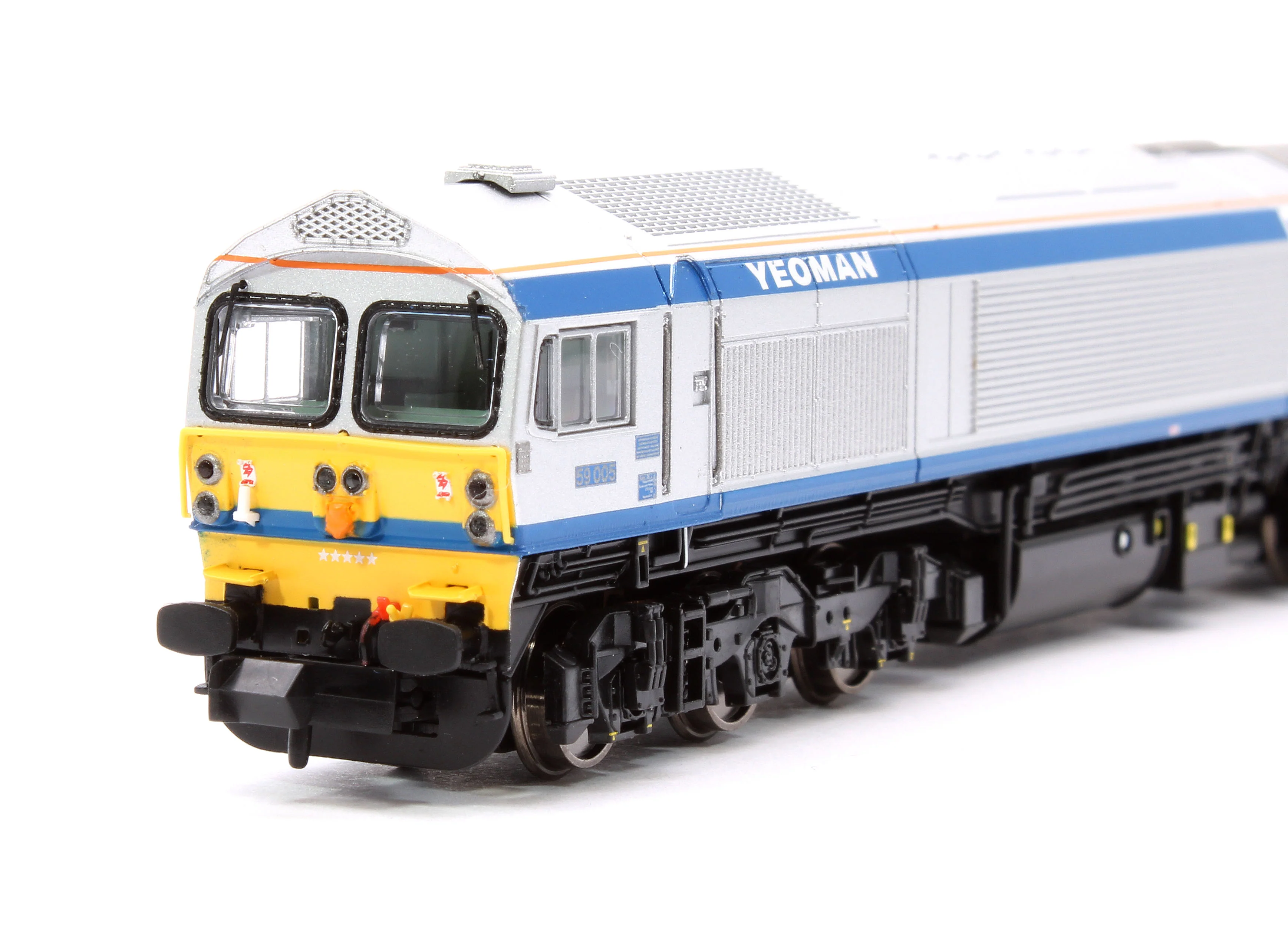 2D-005-000 Pre-Owned Class 59 #59005 "Kenneth J Painter" Foster Yeoman Silver Livery Diesel Locomotive - Image 8