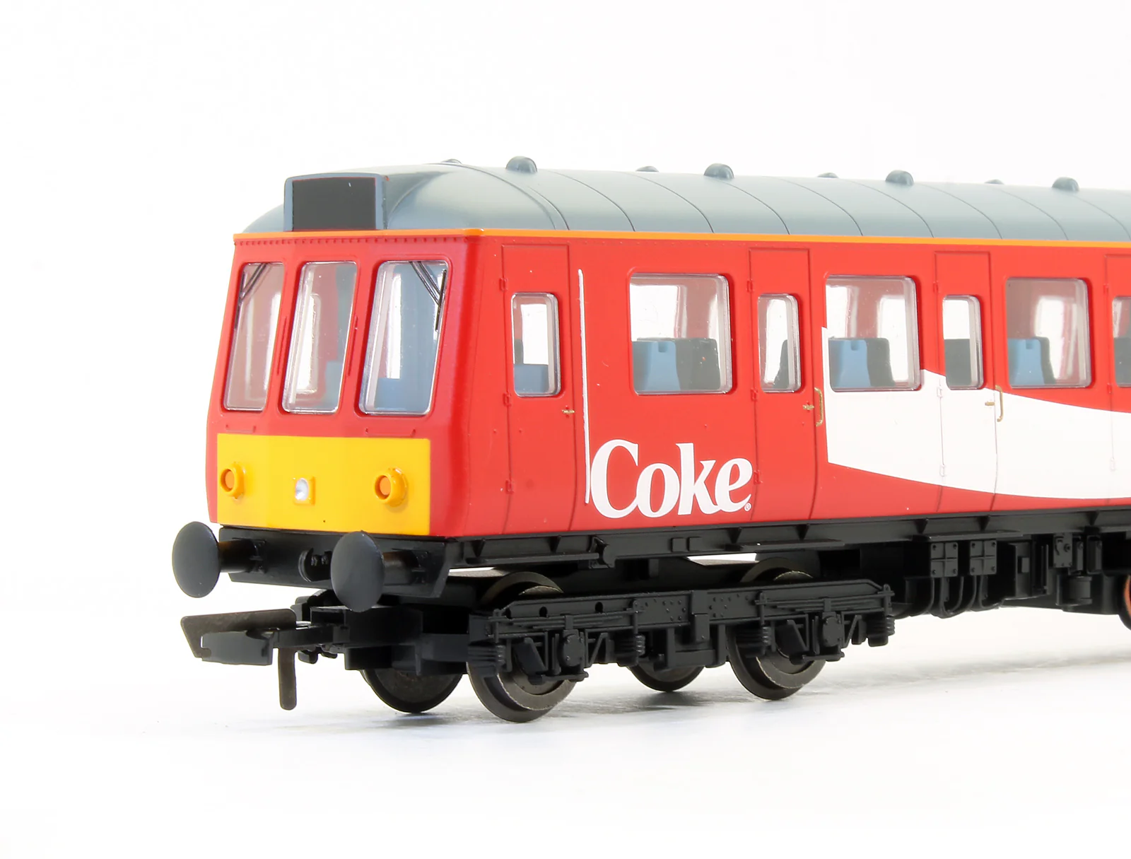 Pre-Owned R30203 Coca Cola Class 121 Diesel Railcar - Image 3