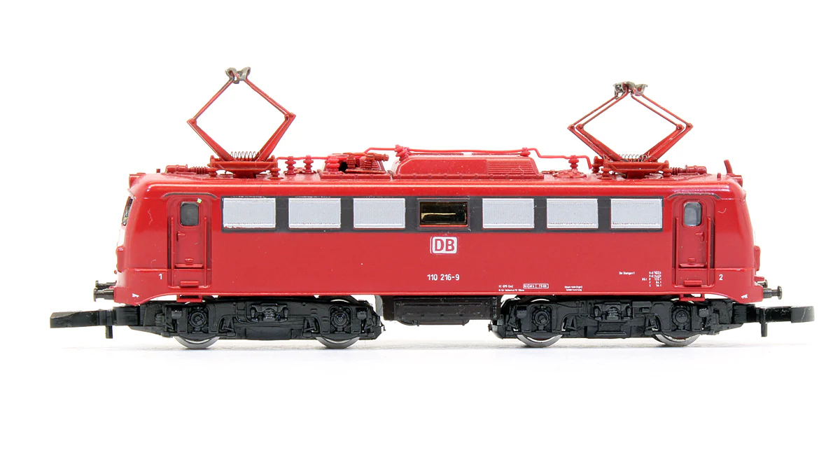 8841 Pre-Owned DB BR 110 216-9 Electric Locomotive - Image 3
